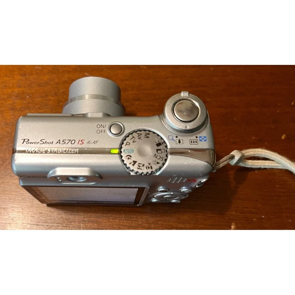 Canon PowerShot A570 IS 7.1MP Digital Camera w/Case